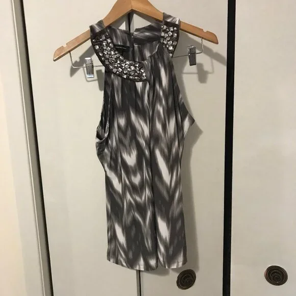 Inc Ladies Top With a Rhinestone Design Size X Large - Picture 3 of 3